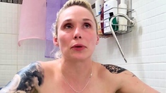 Amateur Blonde Masturbate When Taking Shower